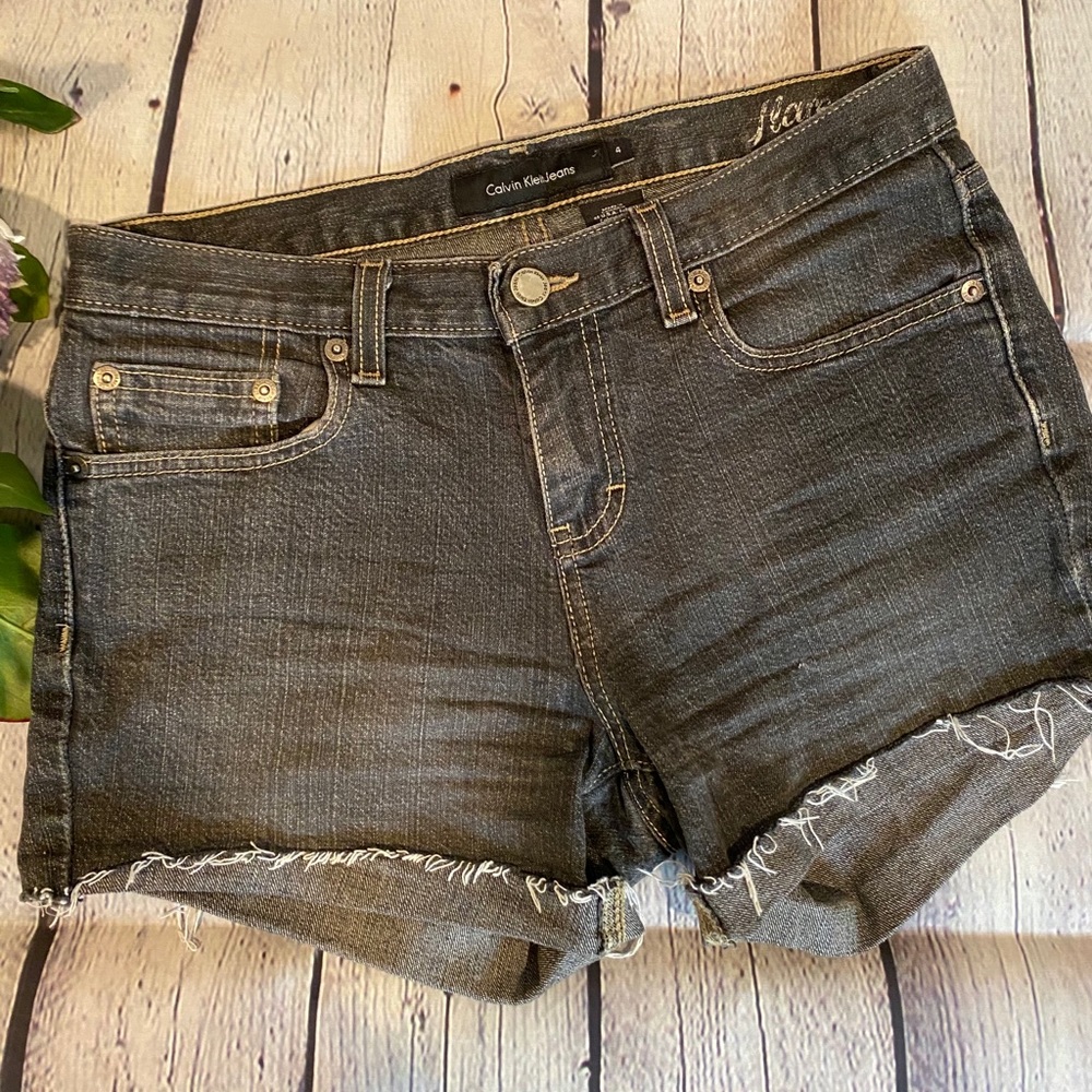 Calvin Klein size 4 cut-off Jean shorts
